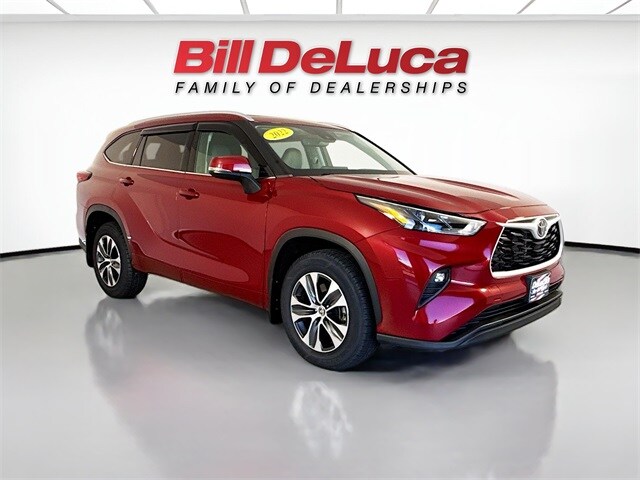 2022 Toyota Highlander XLE photo 3