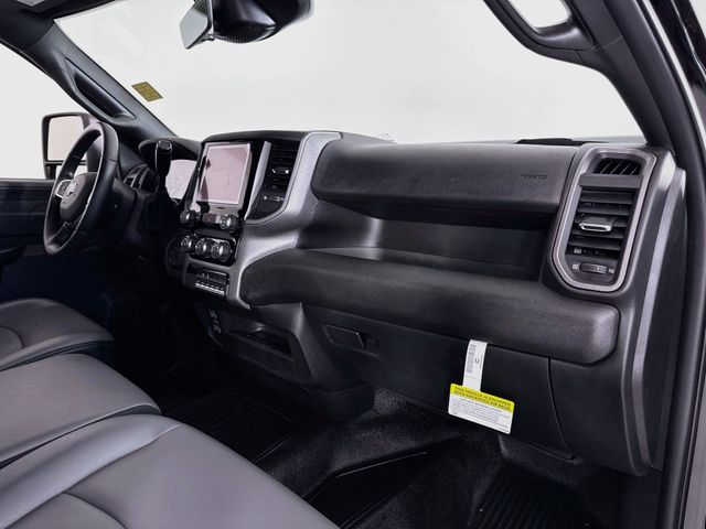 2025 RAM 3500 Chassis Tradesman - Photo 24