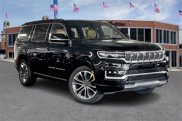 2023 Jeep Grand Wagoneer III photo 2