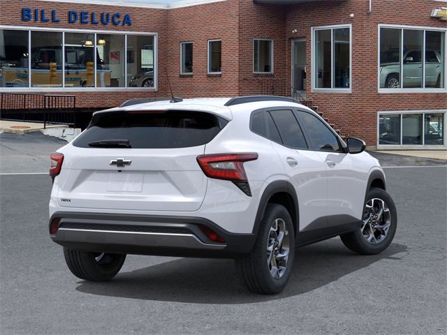 2025 Chevrolet Trax LT photo 3