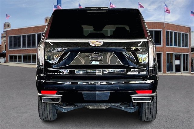 2023 Cadillac Escalade Premium Luxury photo 4