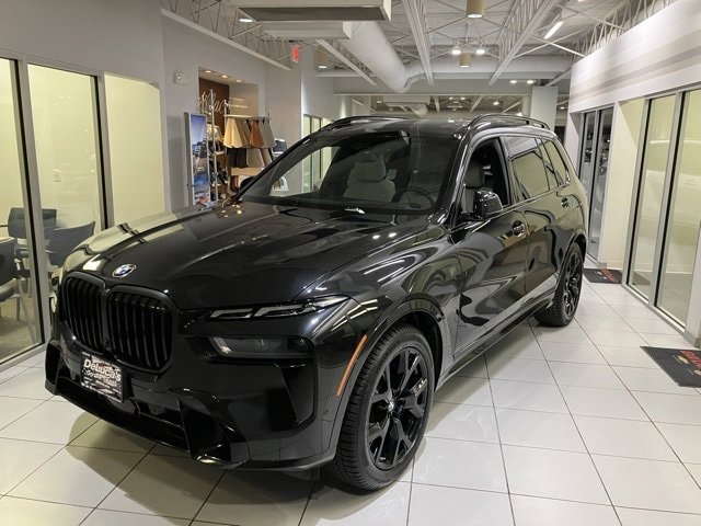 2023 BMW X7 40i's photo