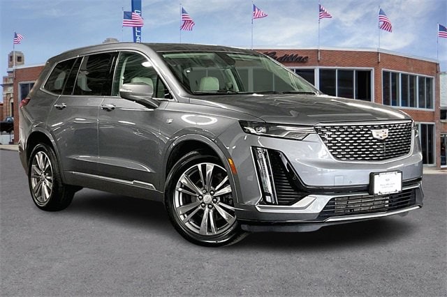 Used 2021 Cadillac XT6 Premium Luxury with VIN 1GYKPDRS4MZ138605 for sale in Andover, MA