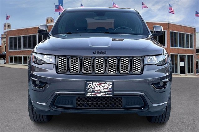 2021 Jeep Grand Cherokee Laredo X photo 2