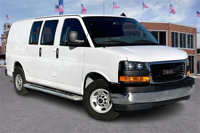 2024 Gmc Savana Cargo 2500 photo 2