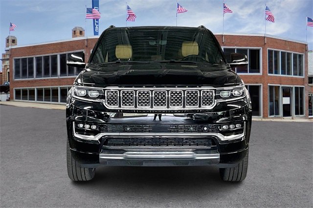 2023 Jeep Grand Wagoneer III photo 3