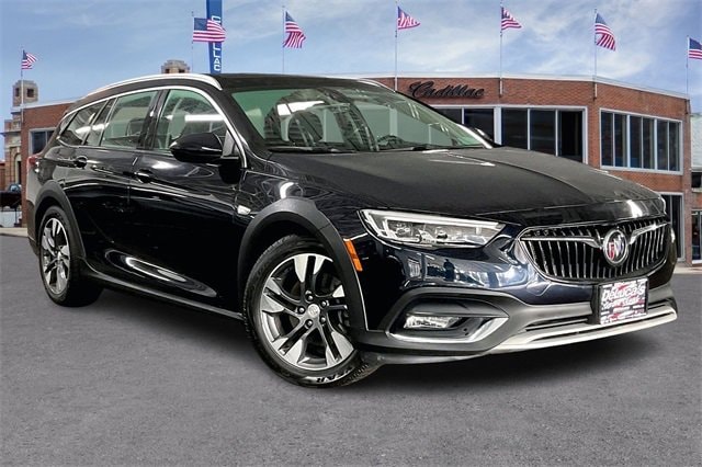 Used 2018 Buick Regal TourX Essence with VIN W04GV8SX6J1083531 for sale in Andover, MA
