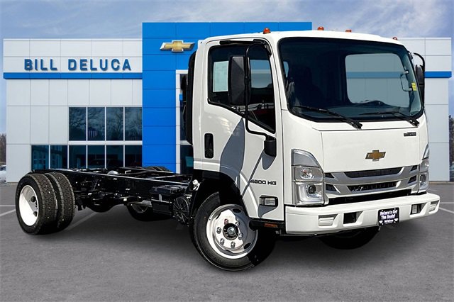 2024 Chevrolet Silverado 4500HD Base photo 2