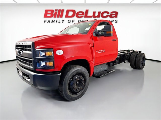 2024 Chevrolet Silverado 4500 Medium Duty Chassis Cab Work Truck's photo