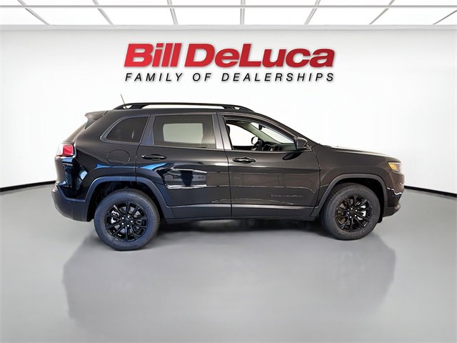 2023 Jeep Cherokee Altitude Lux photo 3