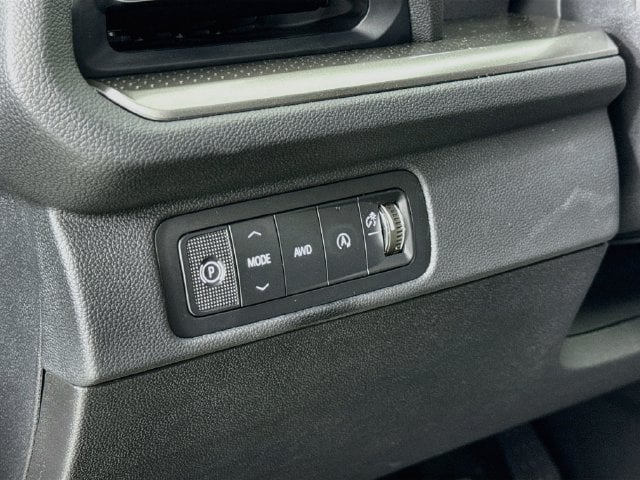 2027 Chevrolet Traverse LT - Photo 10