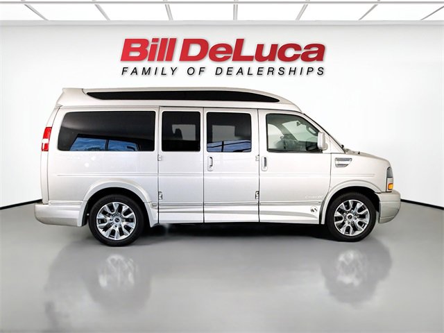 2025 Gmc Savana Cargo 2500 photo 3