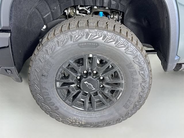 2026 Chevrolet Silverado 2500 HD ZR2 - Photo 33