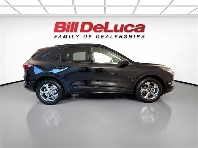 2023 Ford Escape ST-Line photo 4