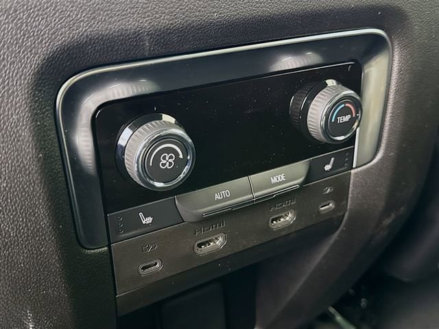 2026 Chevrolet Suburban Premier - Photo 28