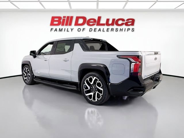 2025 Chevrolet Silverado EV RST - Photo 7