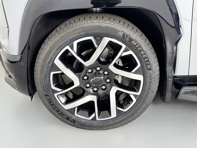 2025 Chevrolet Silverado EV RST - Photo 32