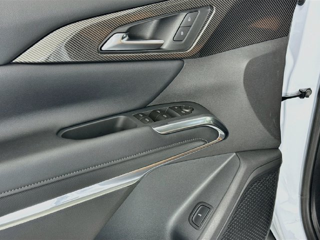2027 Chevrolet Traverse Z71 - Photo 18