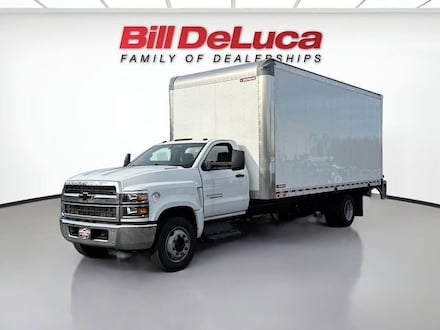 2024 Chevrolet Silverado 6500 HD Morgan 20' Box Van Truck