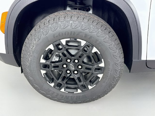 2027 Chevrolet Traverse Z71 - Photo 32