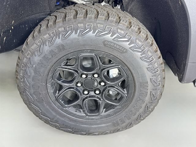 2026 Chevrolet Silverado 1500 ZR2 - Photo 33