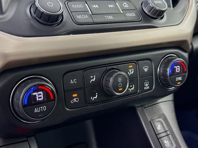 2019 GMC Acadia Denali - Photo 16