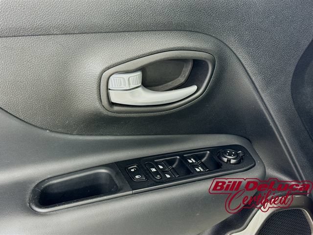 2023 Jeep Renegade Latitude - Photo 19