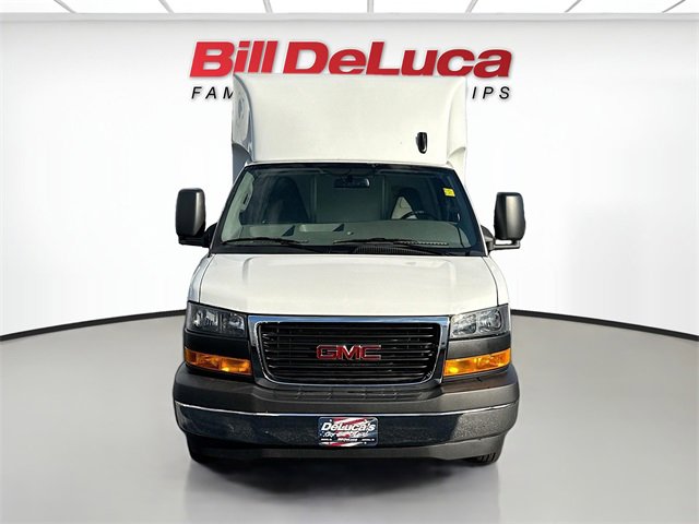2025 Gmc Savana Cutaway 3500 photo 2