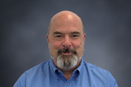 Staff member Reggie Miller from ID_5eaa612d2047