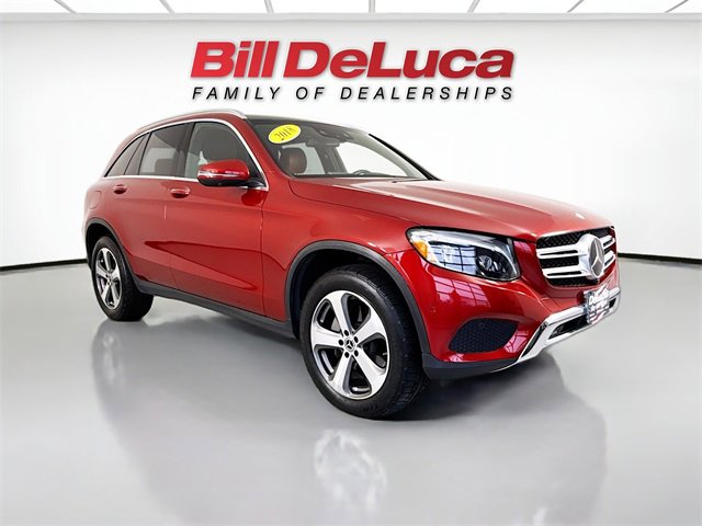 2018 Mercedes Benz GLC 300 4MATIC photo 2