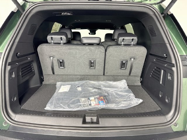 2027 Chevrolet Traverse LT - Photo 26