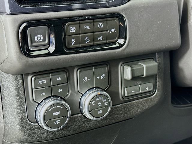 2026 GMC Yukon XL AT4 Ultimate - Photo 10