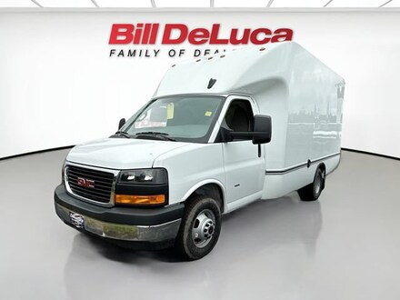 2025 GMC Savana Cutaway 3500 1WT Cutaway Van