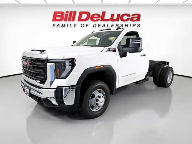 2026 GMC Sierra 3500 HD Chassis Cab Pro Truck