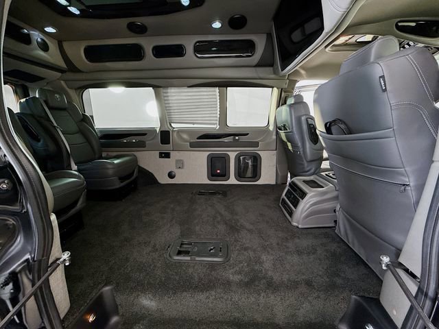 2025 GMC Savana Cargo Work Van - Photo 33