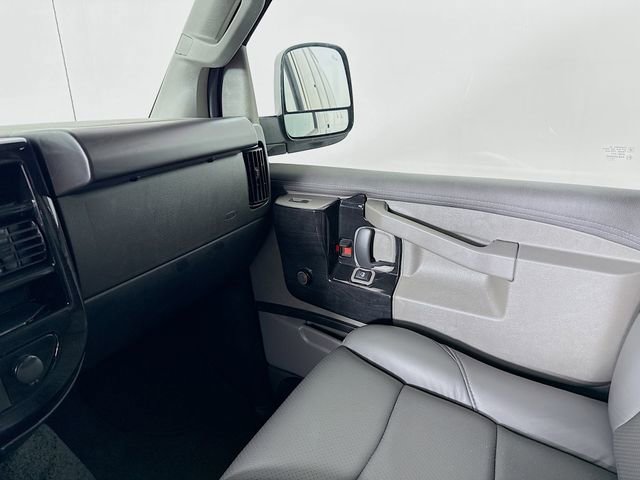 2025 GMC Savana Cargo Work Van - Photo 22