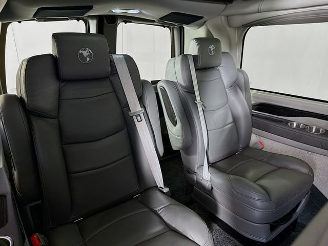 2025 GMC Savana Cargo Work Van - Photo 26