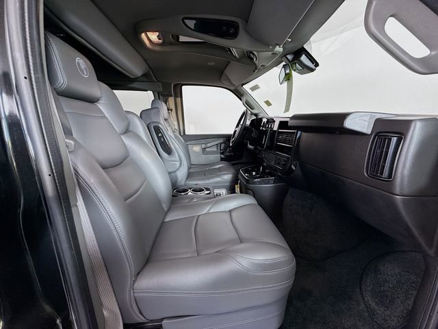 2025 GMC Savana Cargo Work Van - Photo 28