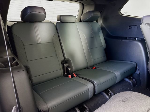 2026 GMC Acadia AT4 - Photo 29