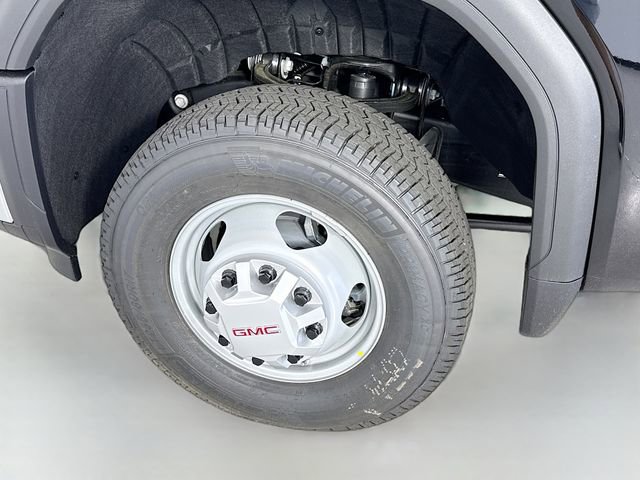 2026 GMC Sierra 3500 Chassis Cab Pro - Photo 24