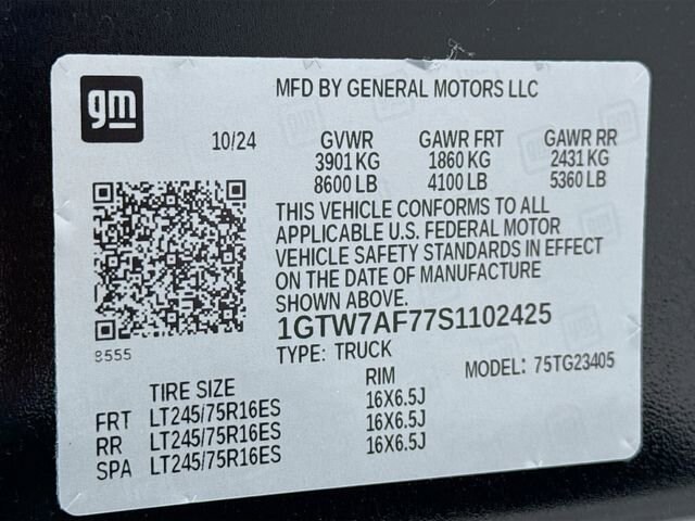2025 GMC Savana Cargo Work Van - Photo 32