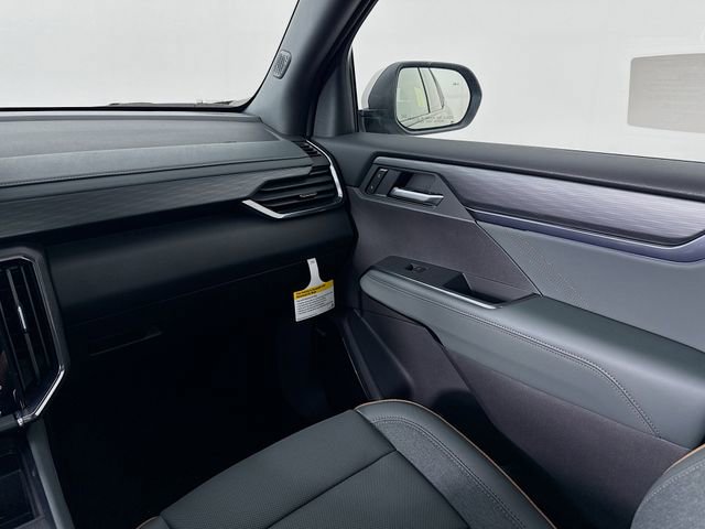 2026 GMC Acadia AT4 - Photo 25