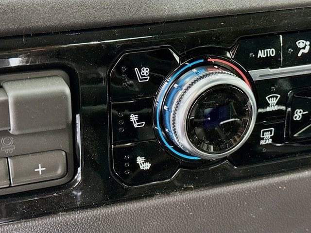 2026 GMC Sierra 1500 SLT - Photo 21