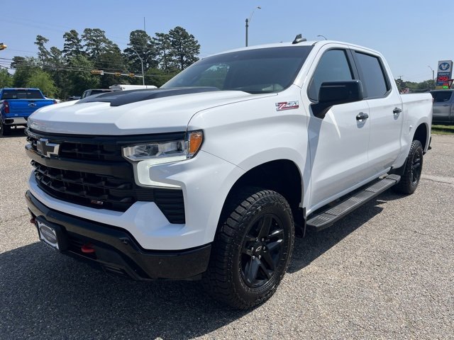 2023 Chevrolet Silverado 1500 LT Trail Boss photo 3