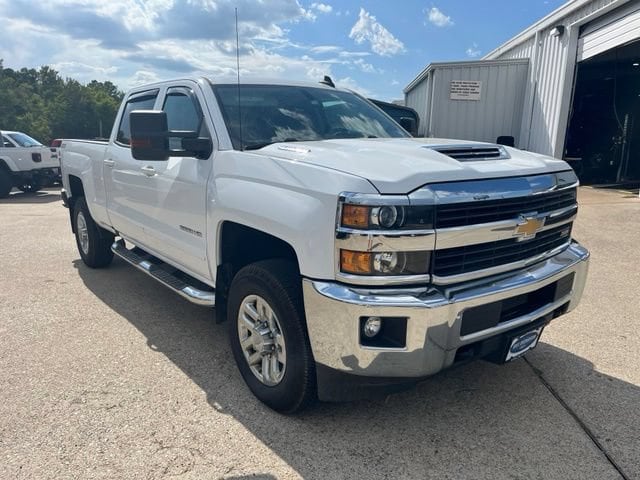 Summit White 2017 Chevrolet Silverado 3500HD Pickup Truck Four-Wheel Drive Automatic