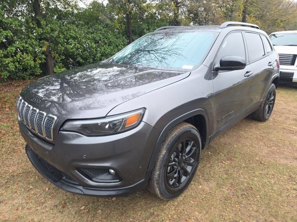 Used 2023 Jeep Cherokee Altitude Lux