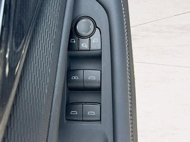 2025 Chevrolet Blazer EV LT - Photo 15