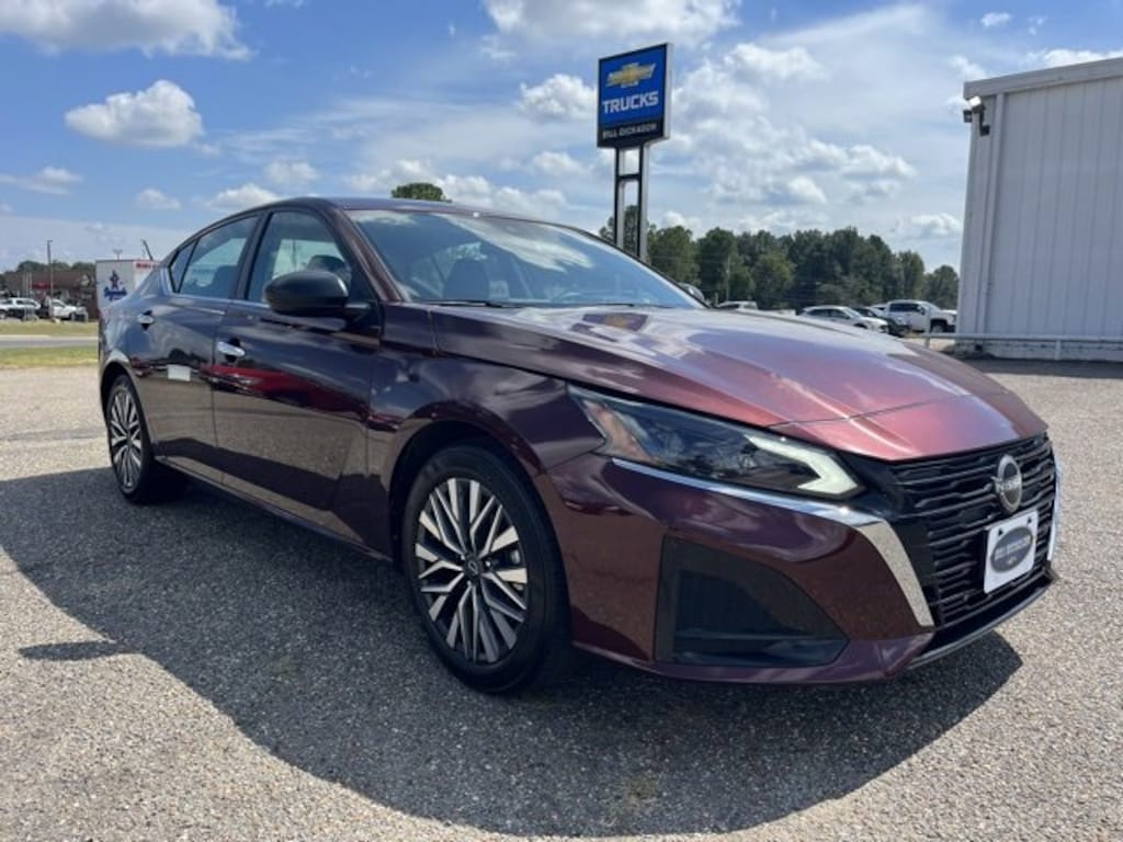 Used 2024 Nissan Altima 2.5 SV