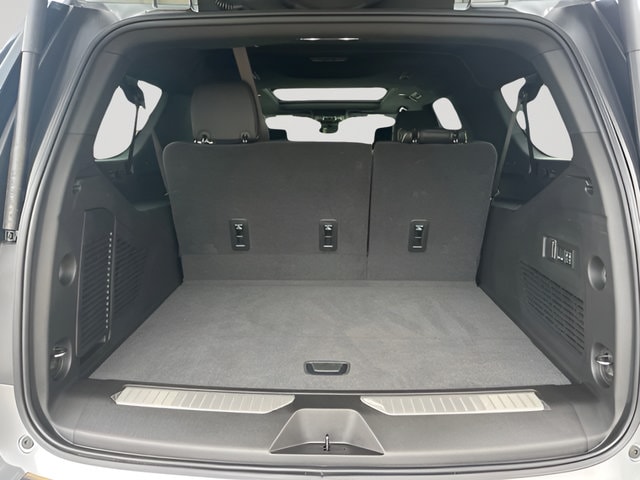 2026 Chevrolet Suburban Premier - Photo 7