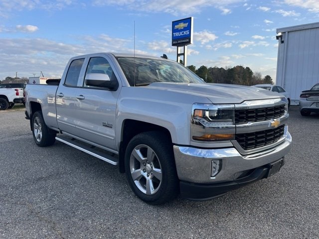 2017 Chevrolet Silverado 1500 LT's photo